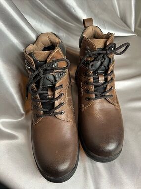Chaps Men's Brown Genuine Leather Upper Lace-Up Work Boots NWT Lug Sole Size 9.5